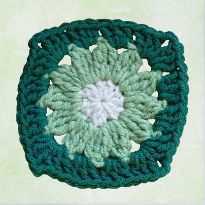 Green Crochet Flower Granny Squares – 10 Handmade Granny Squares in Neutral Boho Colors (8 cm)